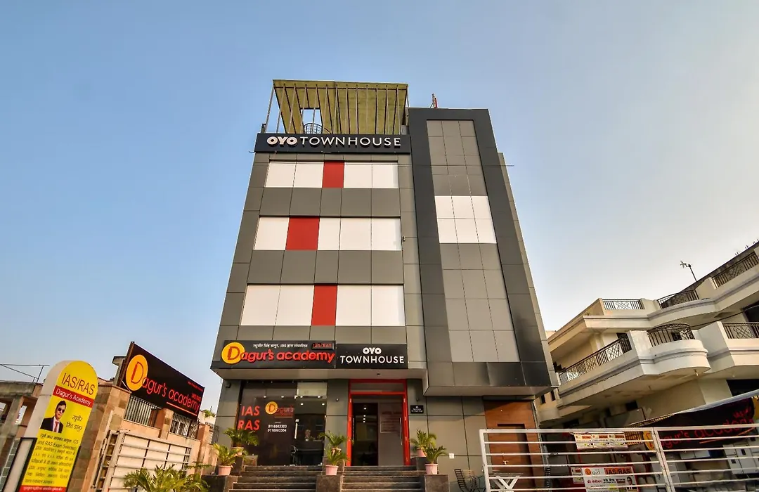 Hotel O Luxurs-1